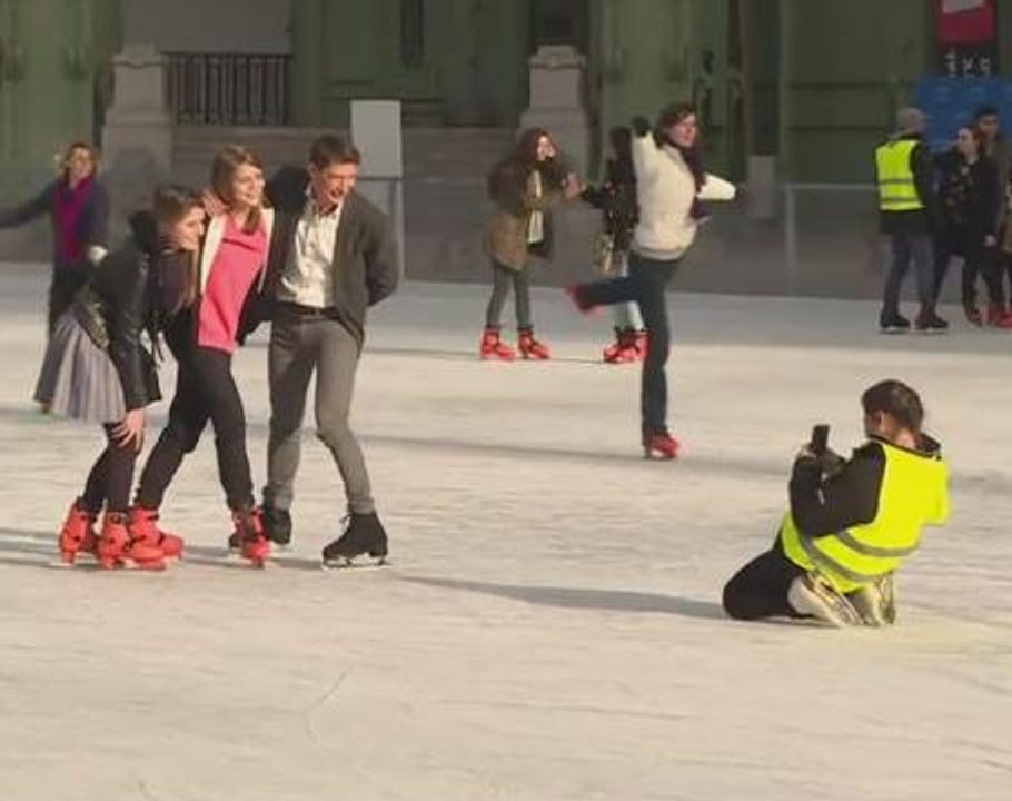 A skating rink opens at Paris' Grand Palais