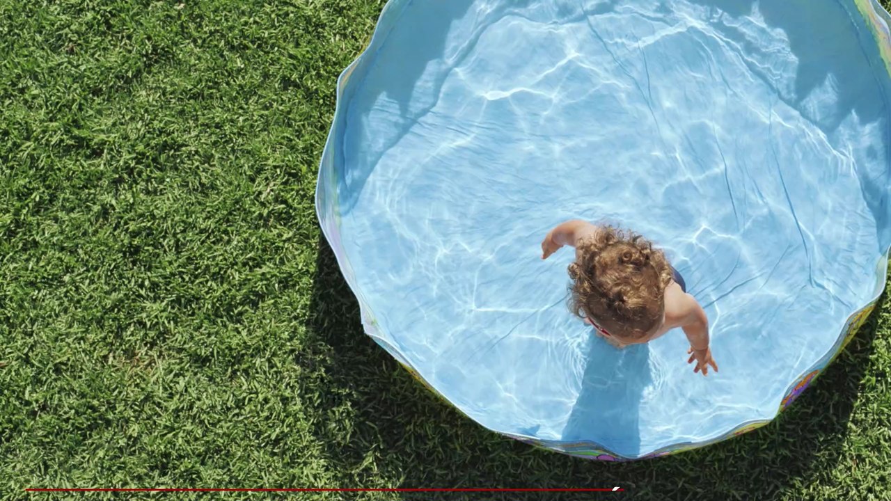 Un enfant de 2 ans meurt noyé pendant que ses parents font une séance photo pour OnlyFans