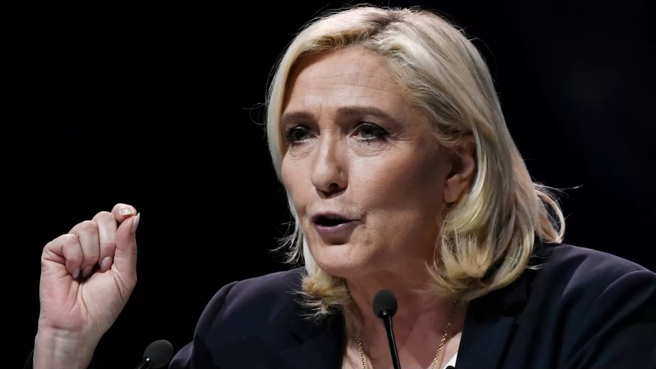 Poil Sur Les Champs Lys Es Cette D Cision De Marine Le Pen Si Elle Est Lue Pr Sidente