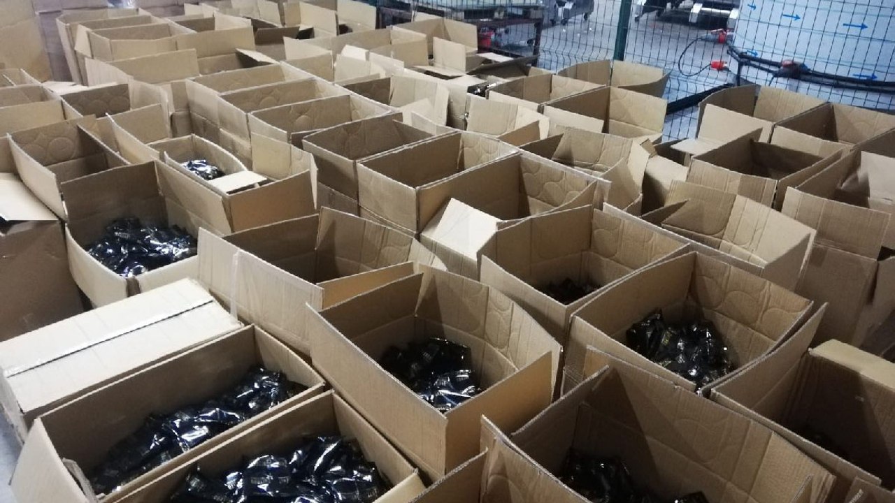 İzmir’de yaklaşık 4 ton kaçak tütün ele geçirildi