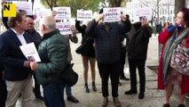 Manifestació de Vox contra Colau davant la Ciutat de la Justicia