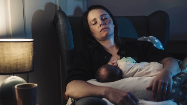 Nachts abstillen: Tipps, wann und wie es am besten gelingt