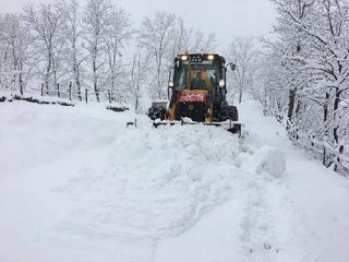 KARADENİZ'DE 5 İLDE 162 KÖY VE MAHALLE YOLU KARDAN KAPANDI