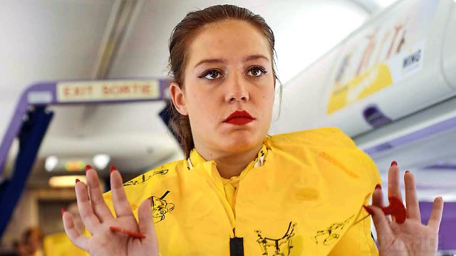 RIEN A FOUTRE Bande Annonce