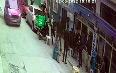 POLİSLERİ GÖRÜNCE BALKONDAN DİREĞE TUTUNARAK İNİP, KAÇMAYA ÇALIŞTI