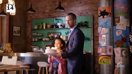 Somewhere Between Tráiler VO