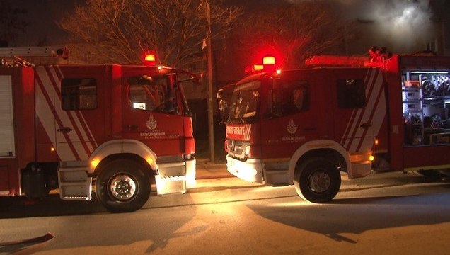 Tuzla’da 4 katlı binada korkutan yangın!