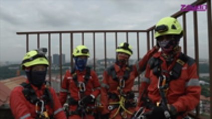 Dokumentasi Pendek - Gadis Panjat Bangunan