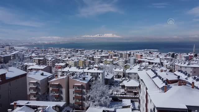 Beyşehir Gölü ve Anamas Dağı'ndaki kar havadan görüntülendi