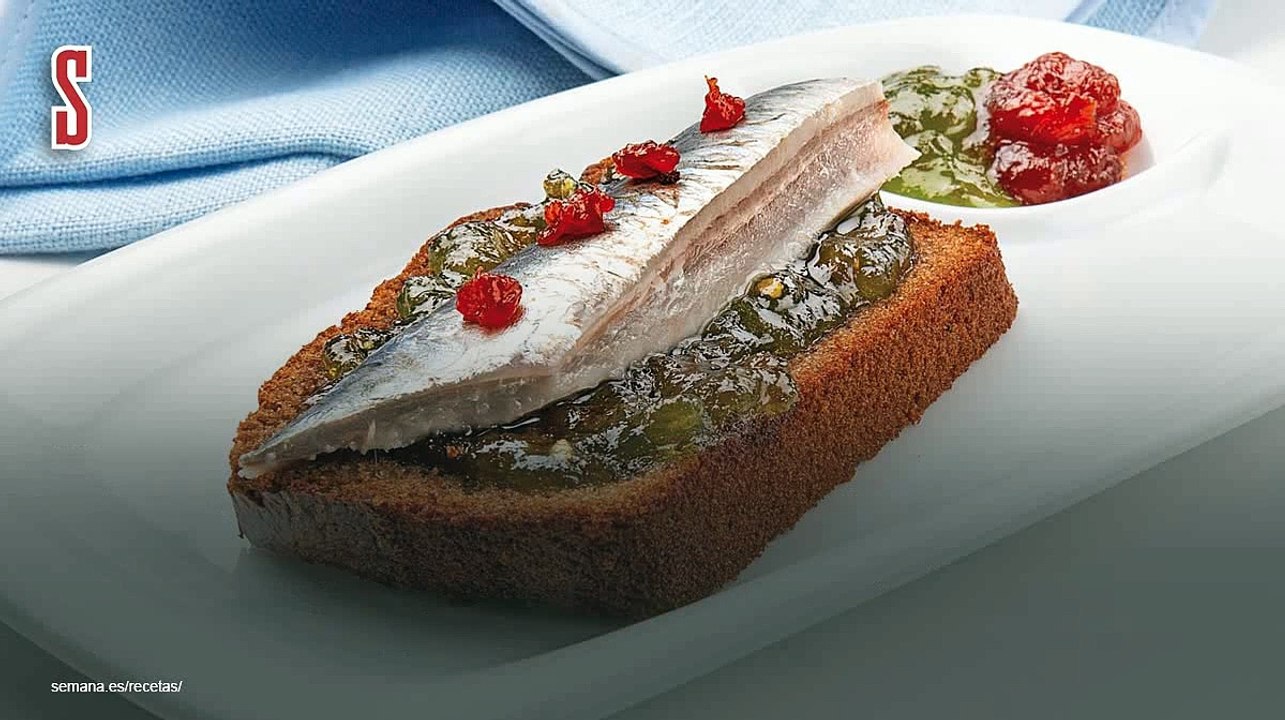 Vídeo Receta: Tosta de sardina marinada con compota de tomate ecológico y toques picantes