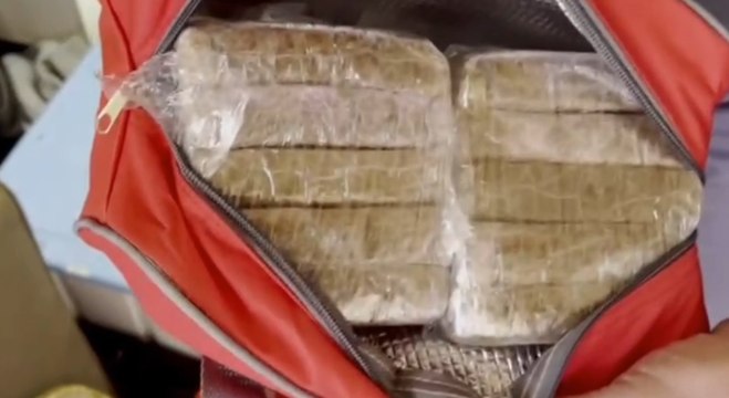 Montecosaro (MC) - Sequestrati oltre 33 chili di hashish e articoli di alta moda contraffatti (04.03.22)