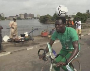Nigerian footballer cycles 103 km with ball on head