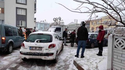 Bıçakla polisleri tehdit eden şahıs tutuklandı