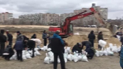 Zaporozhye'de halk kentin güvenliğine katkıda bulunmaya devam ediyor