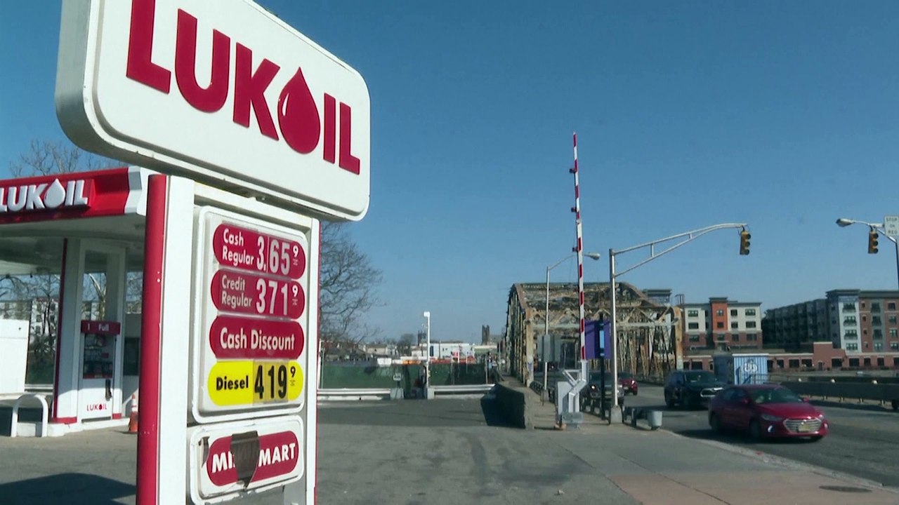 Russischer Ölgigant Lukoil fordert Kriegsende