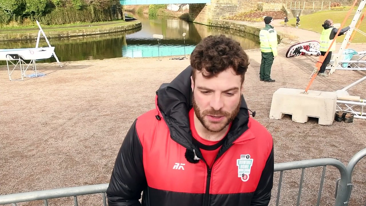 Radio 1 DJ Jordan North arrives in 'happy place' Burnley as he finishes 100-mile Comic Relief rowing challenge