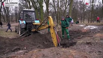 Worried volunteers prepare bomb shelters in Lviv