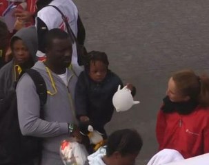 Italian coastguard rescues migrants