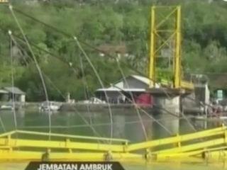 Bridge collapse near Indonesia's Bali kills eight