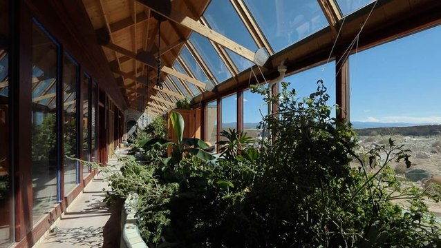 One man's mission to build self-sustaining homes out of garbage