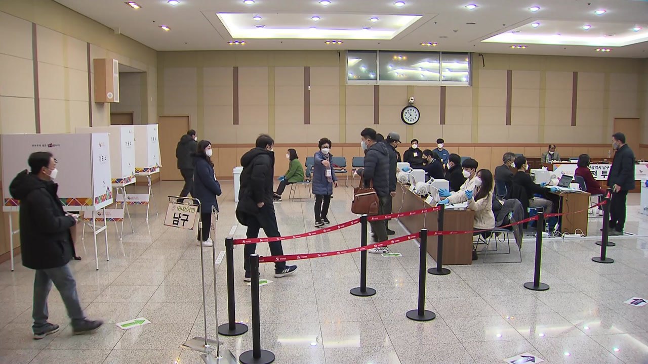 사전 투표율 낮은 부산...유권자 표심 주목 / YTN