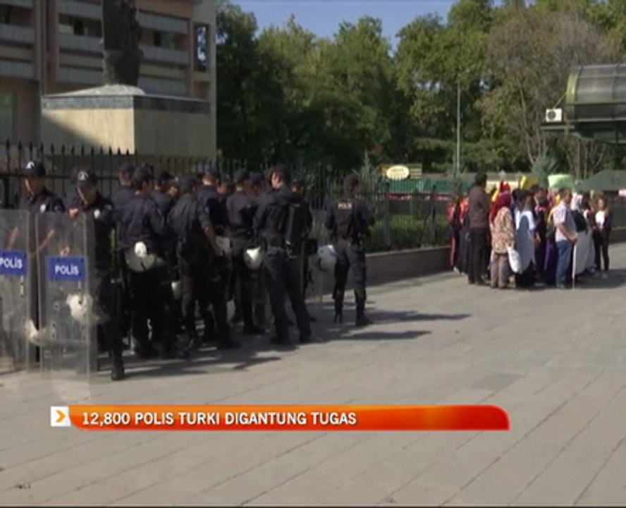 12,800 polis Turki digantung tugas