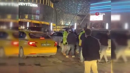 Taksici kahyasından VİP taksi şoförüne dayak