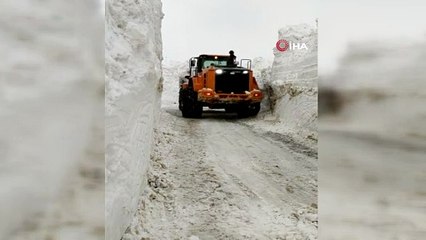Yüksekova'da karla mücadele çalışmaları