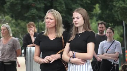 Shane Warne's admirers pay tribute at the MCG