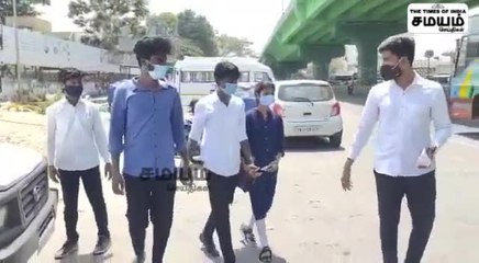 சாலையில் காதல் ஜோடி தாக்கப்பட்ட விவகாரம்; தந்தை மீது வழக்குப்பதிவு!