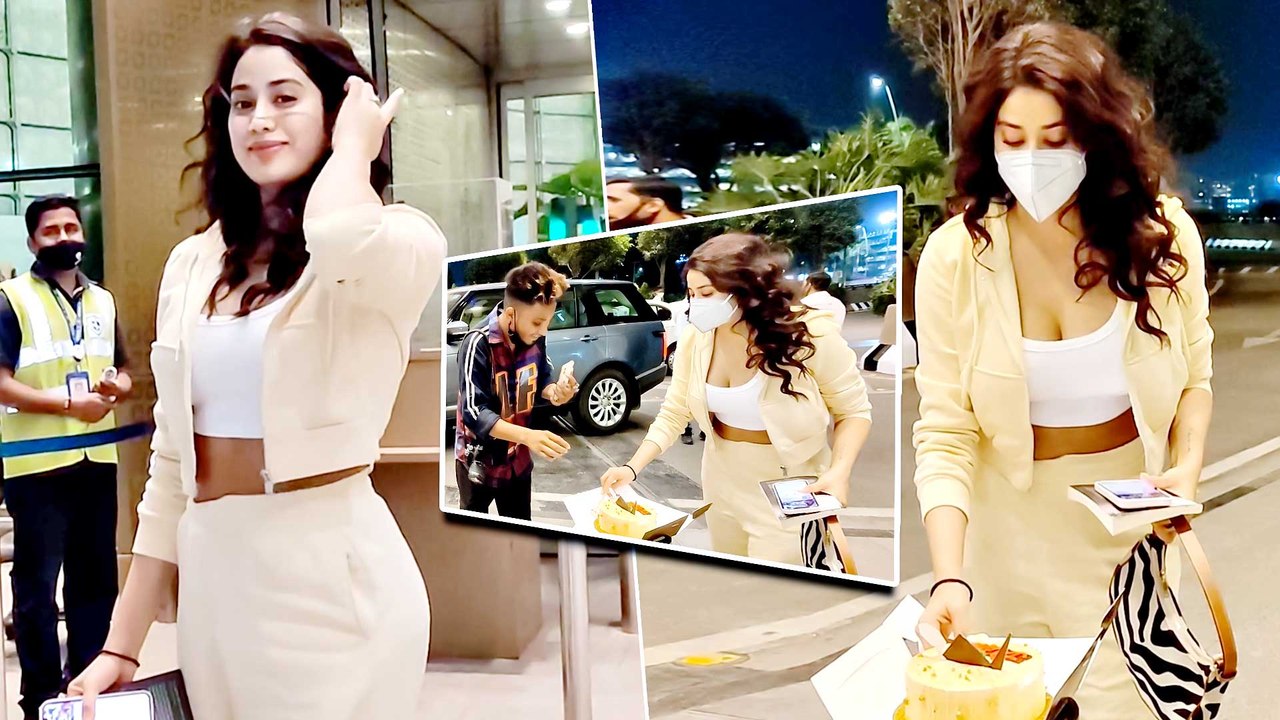 Gunjan Saxena Actress Janhvi Kapoor Celebrated...