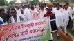 राजस्थान में कांग्रेस के इस दिग्गज नेता के खिलाफ ही सड़कों पर उतगर गए कांग्रेस कार्यकर्ता, देखें वीडियो