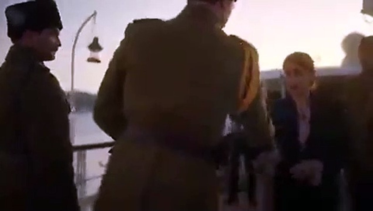 Hazal Kaya'nın Pera Palas'ta Gece Yarısı'na damga vuran Atatürk sahnesi