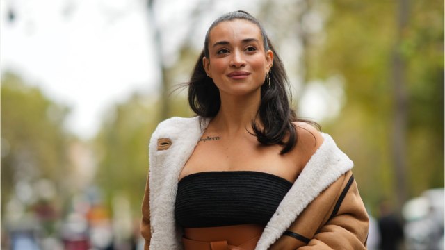 VOICI : Les Enfoirés 2022 : la présence de Camélia Jordana divise les téléspectateurs