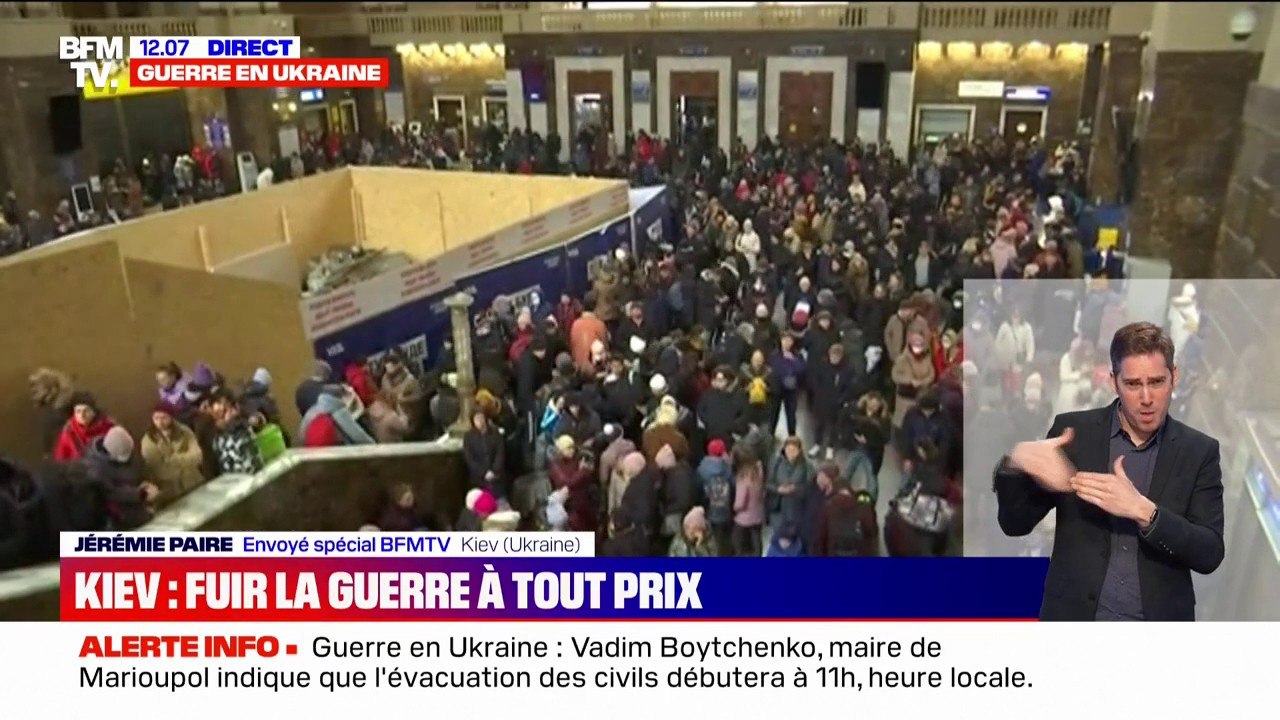 Les images de la gare de Kiev toujours bondée, où les habitants cherchent à fuir la capitale