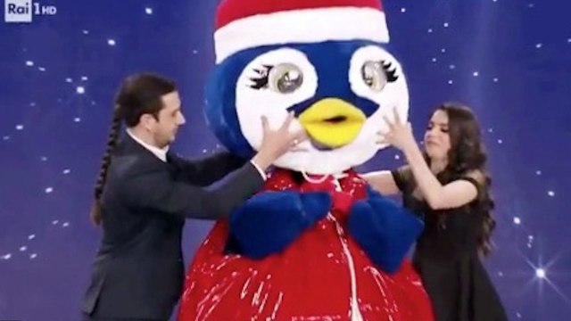 “Sono io!”. Il Cantante Mascherato, svelata l’identità di Pinguino chi c’era dietro alla maschera