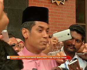 Khairy serah pendrive maklumat FAM kepada SPRM