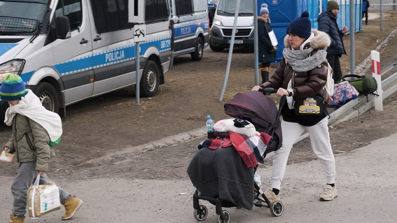 Trauer und Hilfsbereitschaft an der ukrainischen Grenze