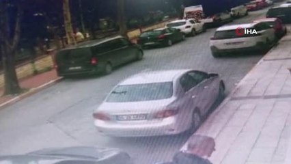 Küçükçekmece'de silahlı saldırı: 1'i çocuk iki kişi yaralandı