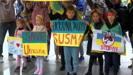 Son dakika! Antalya'daki Ukraynalılardan savaş protestosu