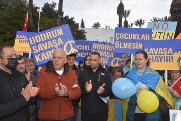 BODRUM'DA UKRAYNALILAR BİR KEZ DAHA 'SAVAŞA HAYIR' DEDİ
