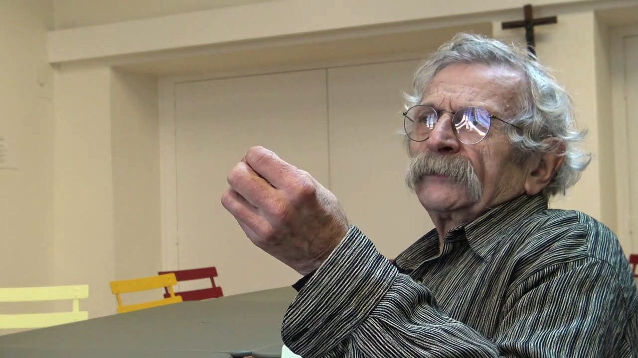 Christian Oddoux, sculpteur, Installation d'une déposition, crucifixion en l'église Saint-Bonaventure à Lyon - 4 mars 2022
