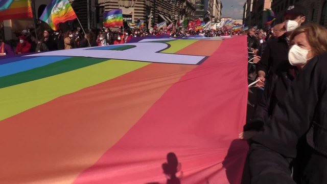 Ucraina, Padre Zanotelli: Non ci si fida della politica, dei vescovi si'