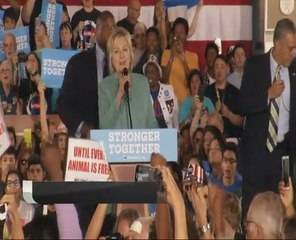 Kumpulan pencinta hak asasi haiwan ganggu kempen Hillary Clinton