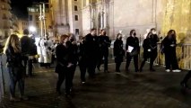 Vídeo: suena el 'Gaudeamus Igitur' delante del trono del Coronado de Espinas en Málaga