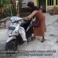 Klarifikasi emak-emak saat stater motor