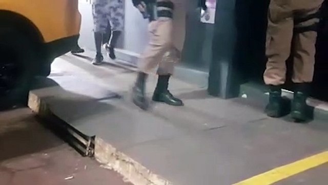 Polícia Militar leva detido com mandado em aberto por suspeita de roubo até a 15ª Subdivisão Policial