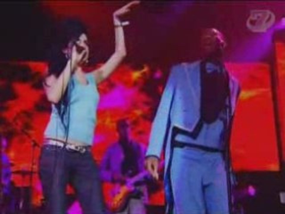 Amy Winehouse - He Can Only Hold Her