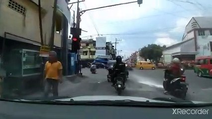 Terekam Media Kamera, Dashcam Kamera Mobil di Jalan Eps.2690