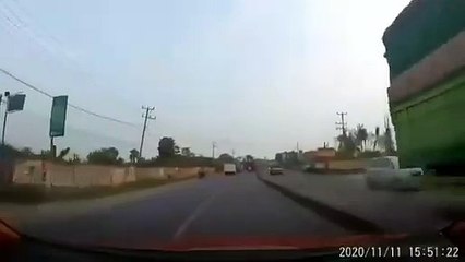 Terekam Media Kamera, Dashcam Kamera Mobil di Jalan Eps.2689
